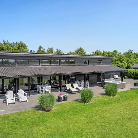 Holiday home 3 Bedroom Amazing In