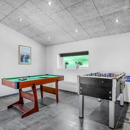 Awesome Home In Hemmet With Wifi بيت للعطل